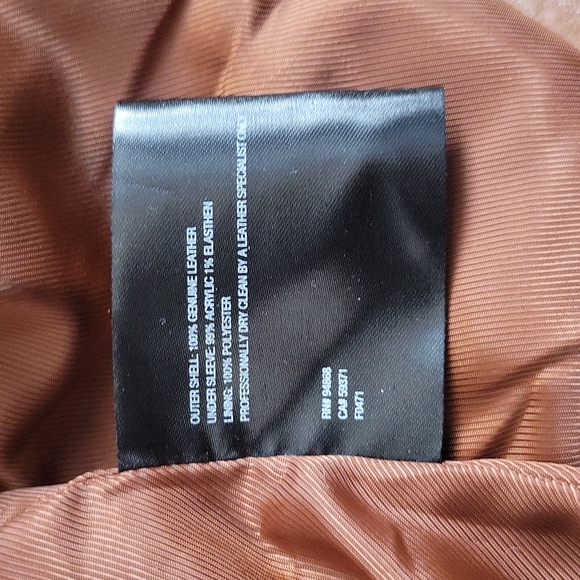 Beautiful Bernardo Genuine Leather Jacket - Picture 6 of 7